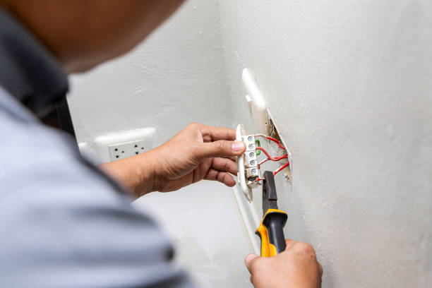Best Electrical Troubleshooting Services  in Deerfield, IL